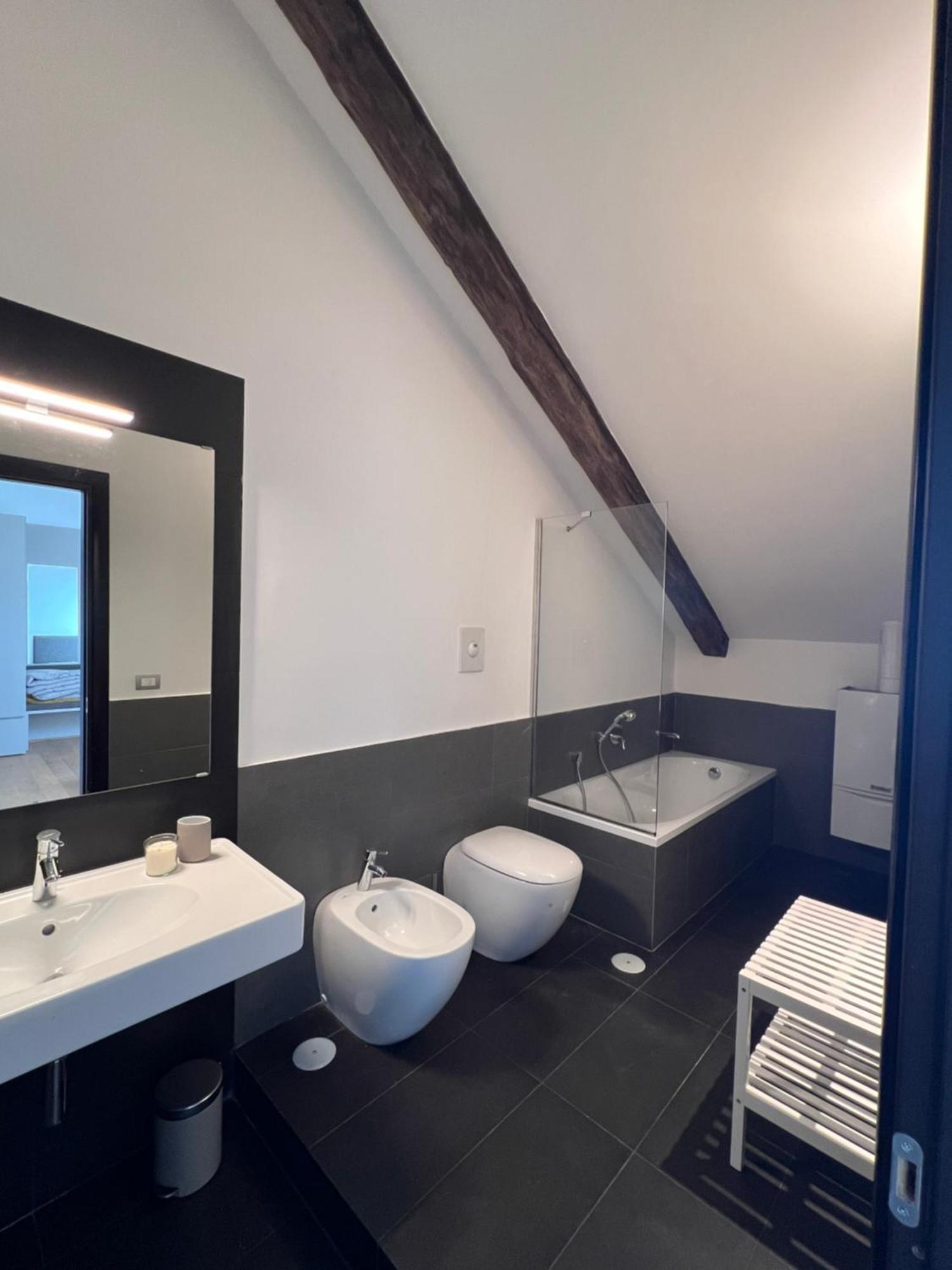 Unonoveuno Luxury Apartment Napoli Exterior foto