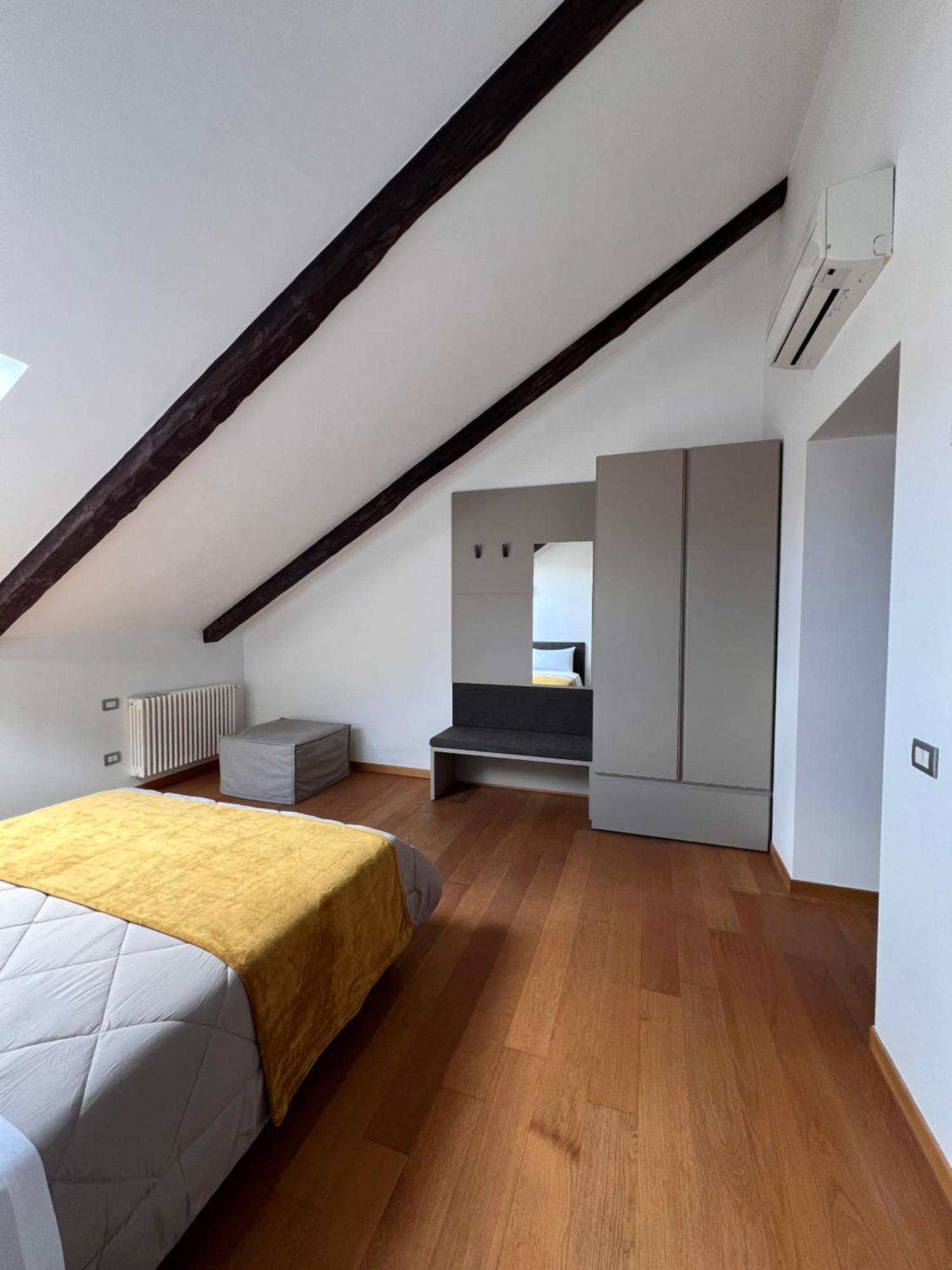 Unonoveuno Luxury Apartment Napoli Exterior foto