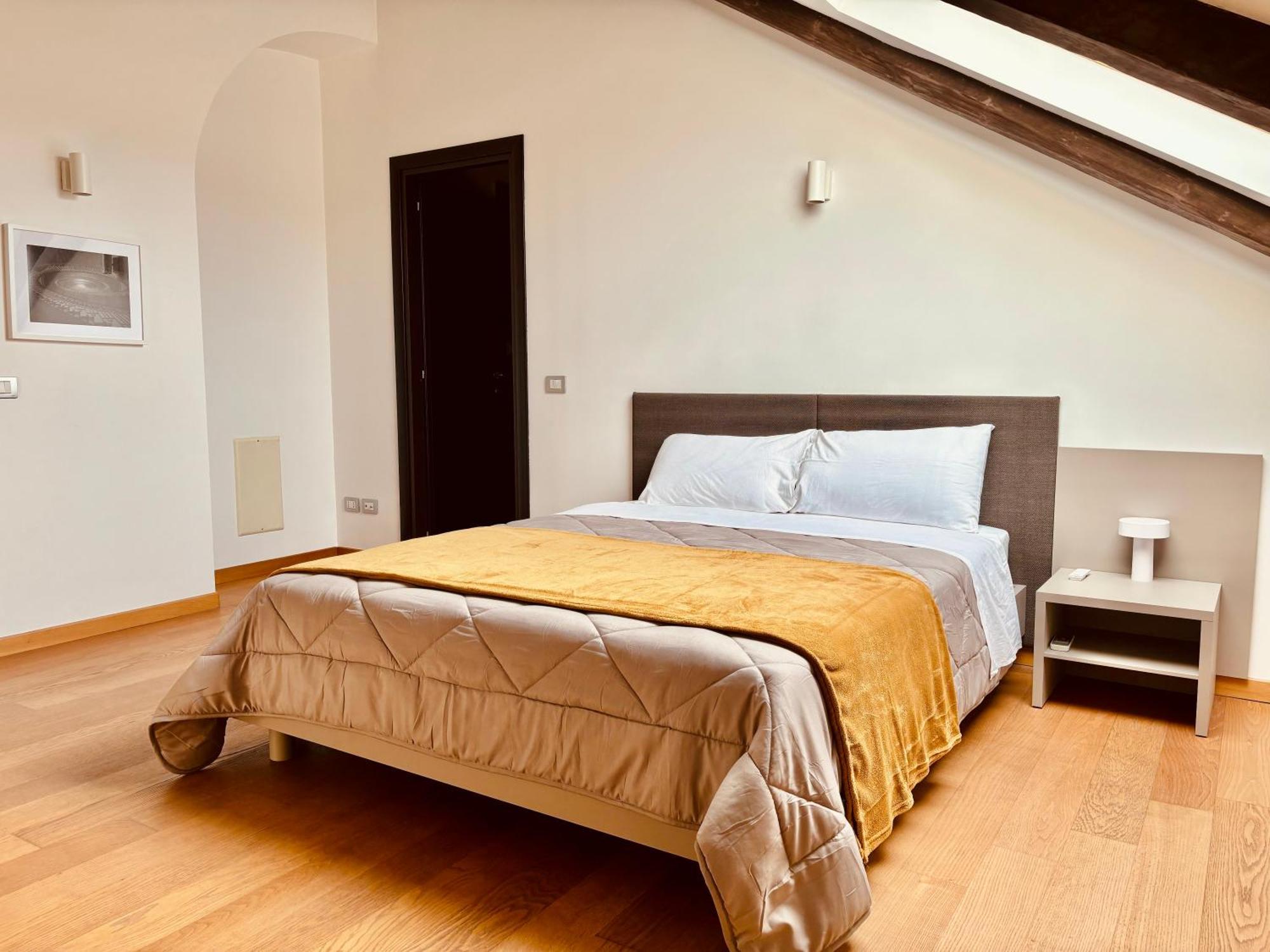 Unonoveuno Luxury Apartment Napoli Exterior foto