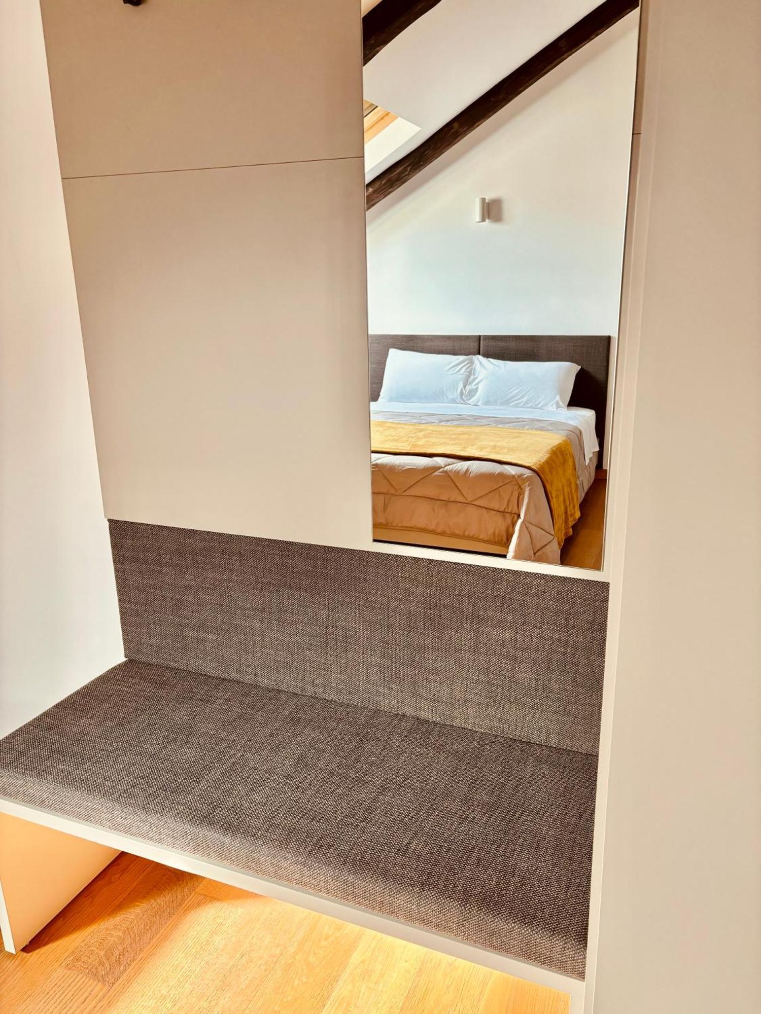 Unonoveuno Luxury Apartment Napoli Exterior foto